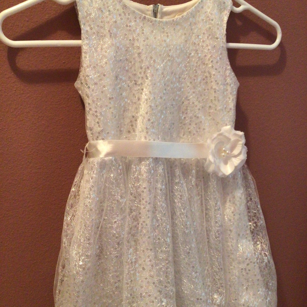 Girls dress size 4